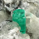 Beryl (variety emerald), Calcite, Pyrite
65x90x85mm, aggregate=14x9mm
(Autor: Fiebre Verde)