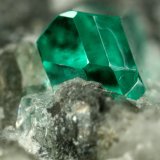 Beryl (variety emerald), Calcite, Pyrite
43x38x50mm,  xl=11mm
(Autor: Fiebre Verde)