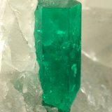 Beryl (variety emerald), Calcite
35x38x37mm, main xl=12x4mm
(Autor: Fiebre Verde)
