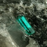 Beryl (variety emerald), Calcite, Pyrite
43x38x50mm,  xl=11mm
(Autor: Fiebre Verde)