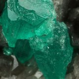 Beryl (variety emerald), Calcite, Dolomite
79x49x66mm, largest xl=13x9mm
(Autor: Fiebre Verde)