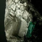 Beryl (variety emerald), Calcite, Pyrite
43x38x50mm,  xl=11mm
(Autor: Fiebre Verde)