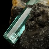 Beryl (variety emerald), Calcite
62x27x39mm, original xl=25mm
(Autor: Fiebre Verde)