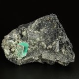 Beryl (variety emerald), Calcite, Pyrite
90x45x58mm, main xl=16x11mm
(Autor: Fiebre Verde)