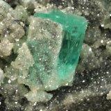 Beryl (variety emerald), Calcite, Pyrite
90x45x58mm, main xl=16x11mm
(Autor: Fiebre Verde)