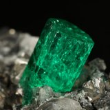 Beryl (variety emerald), Calcite
83x27x62mm, xl=9mm
(Autor: Fiebre Verde)