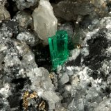 Beryl (variety emerald), Calcite, Pyrite
54x36x60mm, xl=8mm
(Autor: Fiebre Verde)