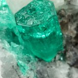 Beryl (variety emerald), Calcite
43x63x56mm, xl=10x6mm
(Autor: Fiebre Verde)