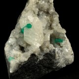 Beryl (variety emerald), Calcite
90x60x65mm, xl=16mm
(Autor: Fiebre Verde)