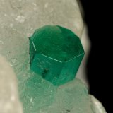 Beryl (variety emerald), Calcite
90x60x65mm, xl=16mm
(Autor: Fiebre Verde)