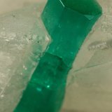 Beryl (variety emerald), Calcite
90x60x65mm, xl=16mm
(Autor: Fiebre Verde)