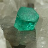 Beryl (variety emerald), Calcite, Dolomite
40x43x40mm, xl=9mm
(Autor: Fiebre Verde)