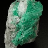 Beryl (variety emerald), Calcite, Pyrite, Quartz
H:44mm x W:25mm
(Autor: Fiebre Verde)