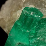Beryl (variety emerald), Calcite
60x47x49mm, central xl=16mm
(Autor: Fiebre Verde)
