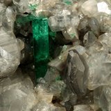 Beryl (variety emerald), Calcite
110x85x85mm, xl=30mm
(Autor: Fiebre Verde)