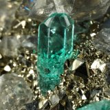 Beryl (variety emerald), Dolomite, Pyrite
68x66x35mm, xls up to 10mm
(Autor: Fiebre Verde)