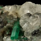 Beryl (variety emerald), Calcite
110x85x85mm, xl=30mm
(Autor: Fiebre Verde)
