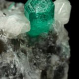 Beryl (variety emerald), Calcite
37x41x24mm, xl=9mm
(Autor: Fiebre Verde)