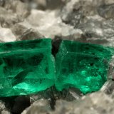 Beryl (variety emerald), Calcite
60x55x80mm, xl=6+8mm
(Autor: Fiebre Verde)