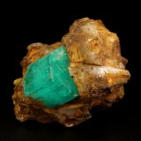Beryl (variety emerald), Quartz
37x48x41mm, xl=17x20mm
(Autor: Fiebre Verde)