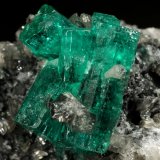 Beryl (variety emerald), Calcite
27x40x31mm, aggregate=15x13mm
(Autor: Fiebre Verde)
