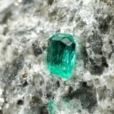 Beryl (variety emerald), Calcite, Pyrite
45x36x29mm, xl=4mm
(Autor: Fiebre Verde)