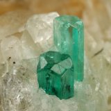 Beryl (variety emerald), Calcite, Quartz, Goethite
49x52x70mm, main xl=7x4mm
(Autor: Fiebre Verde)