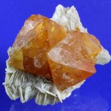 Scheelite, Muscovite
5.5 x 4.3 cm
(Autor: Don Lum)
