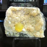 Prehnite on calcite
Specimen size 18 cm
(Autor: Tobi)