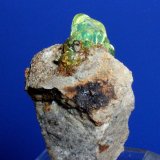 Opal var hyalite
4.1 x 2.8 x 2.1 cm
(Autor: Don Lum)