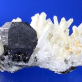 Ferberite, Quartz
6.5 x 4.1 x 3.6 cm
(Autor: Don Lum)