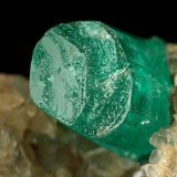 Beryl (variety emerald), Calcite, Pyrite
56x63x43mm, xl=30x7mm
(Autor: Fiebre Verde)