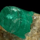 Beryl (variety emerald), Calcite, Pyrite
56x63x43mm, xl=30x7mm
(Autor: Fiebre Verde)