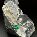 Beryl (variety emerald), Calcite, Quartz
120x55x28mm, aggregate=15x9mm
(Autor: Fiebre Verde)