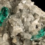 Beryl (variety emerald), Calcite, Dolomite, Pyrite
78x40x34mm, xls=12 &amp; 11mm
(Autor: Fiebre Verde)