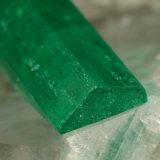 Beryl (variety emerald), Calcite
54x34x50mm, both xls=13mm
(Autor: Fiebre Verde)