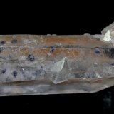 Quartz with Fluorite inclusions
8.5 x 3.0 cm
(Autor: Don Lum)