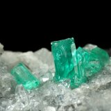 Beryl (variety emerald), Calcite, Quartz
43x68x27mm, largest xl=8mm
(Autor: Fiebre Verde)