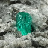 Beryl (variety emerald), Albite (variety cleavelandite), Dolomite, Pyrite
94x73x49mm, main xls=15 &amp; 13mm
(Autor: Fiebre Verde)