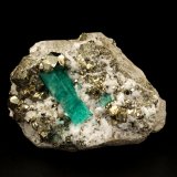 Beryl (variety emerald), Albite (variety cleavelandite), Pyrite
58x65x50mm, xl=30mm
(Autor: Fiebre Verde)
