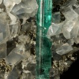 Beryl (variety emerald), Calcite, Pyrite, Dolomite
98x70x38mm, xl=31mm
(Autor: Fiebre Verde)