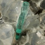 Beryl (variety emerald), Calcite, Pyrite, Dolomite
98x70x38mm, xl=31mm
(Autor: Fiebre Verde)