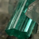 Beryl (variety emerald), Calcite, Pyrite, Dolomite
98x70x38mm, xl=31mm
(Autor: Fiebre Verde)
