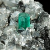 Beryl (variety emerald), Calcite, Dolomite
53x38x34mm, xl=5x4mm
(Autor: Fiebre Verde)