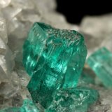 Beryl (variety emerald), Calcite, Dolomite, Pyrite
69x57x38mm, xls up to 10mm
(Autor: Fiebre Verde)