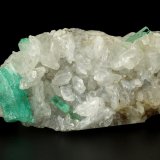 Beryl (variety emerald), Calcite
46x85x20mm, xls=26, 16 &amp; 13mm
(Autor: Fiebre Verde)