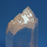 Quartz
11.0 x 5.0 x 3.4 cm
(Autor: Don Lum)