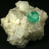 Beryl (variety emerald), Calcite
37x34x38mm
(Autor: Fiebre Verde)