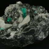 Beryl (variety emerald), Calcite
95x75x75mm - main emerald xl=15mm
(Autor: Fiebre Verde)