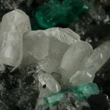 Beryl (variety emerald), Calcite
Detail - FOV=3.5cm
(Autor: Fiebre Verde)